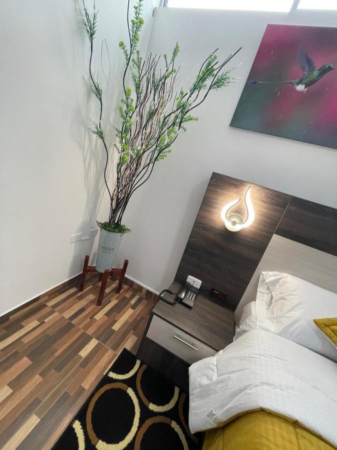 Sara Hotel 이바라 외부 사진